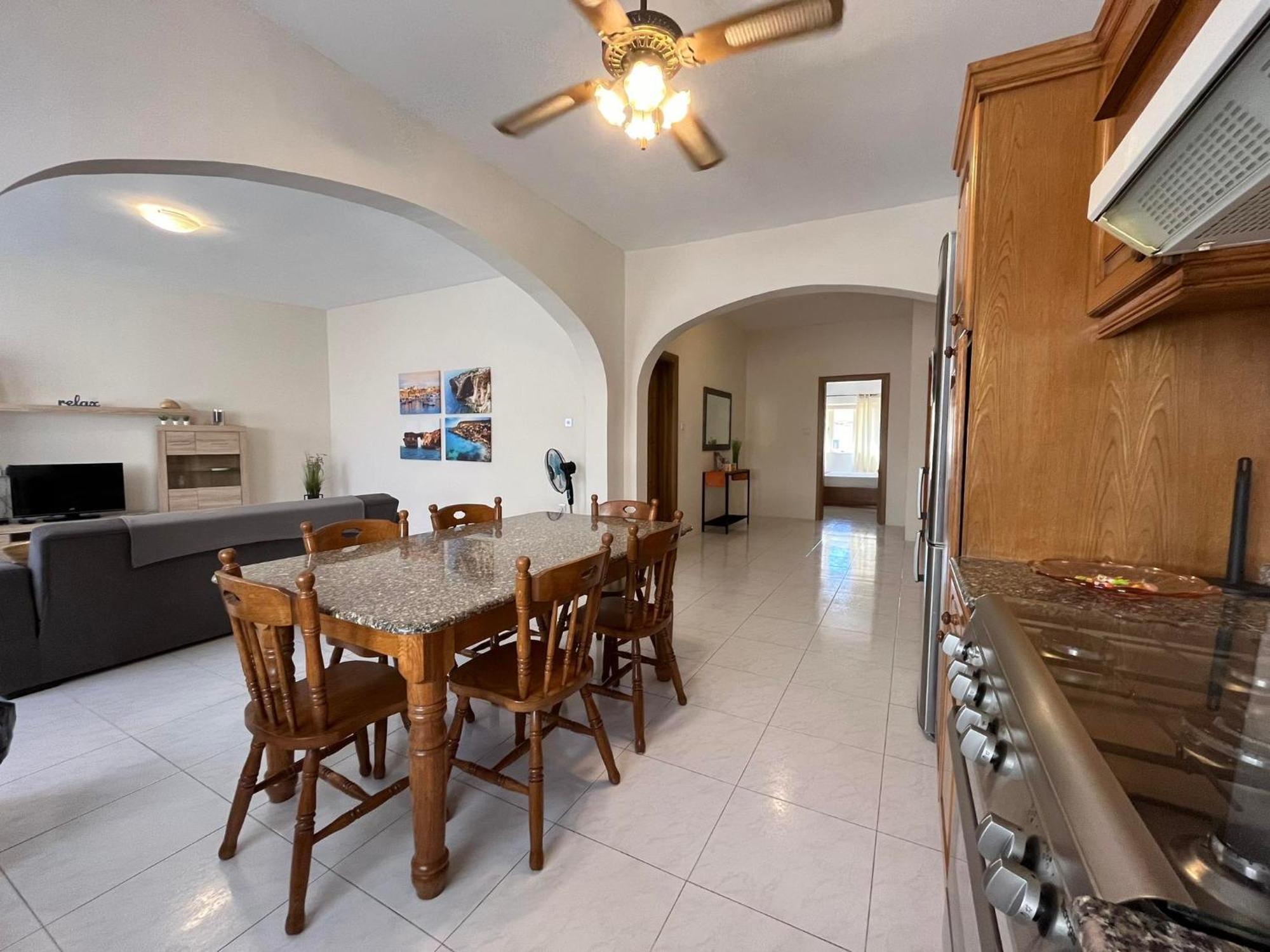 Nr41 Holiday Apartment - Close To Village Centre, Promenade, Shops & Restaurants Marsaxlokk Exteriör bild